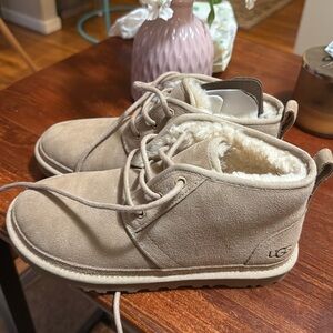 Women’s Uggs brand new!! Size 7!!!!